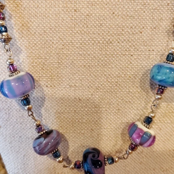 Sterling Silver handcrafted purple bead necklace - Picture 2 of 3